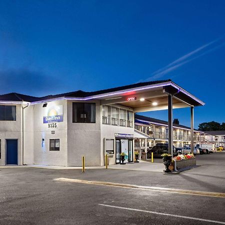 Days Inn By Wyndham Lakewood South Tacoma Esterno foto