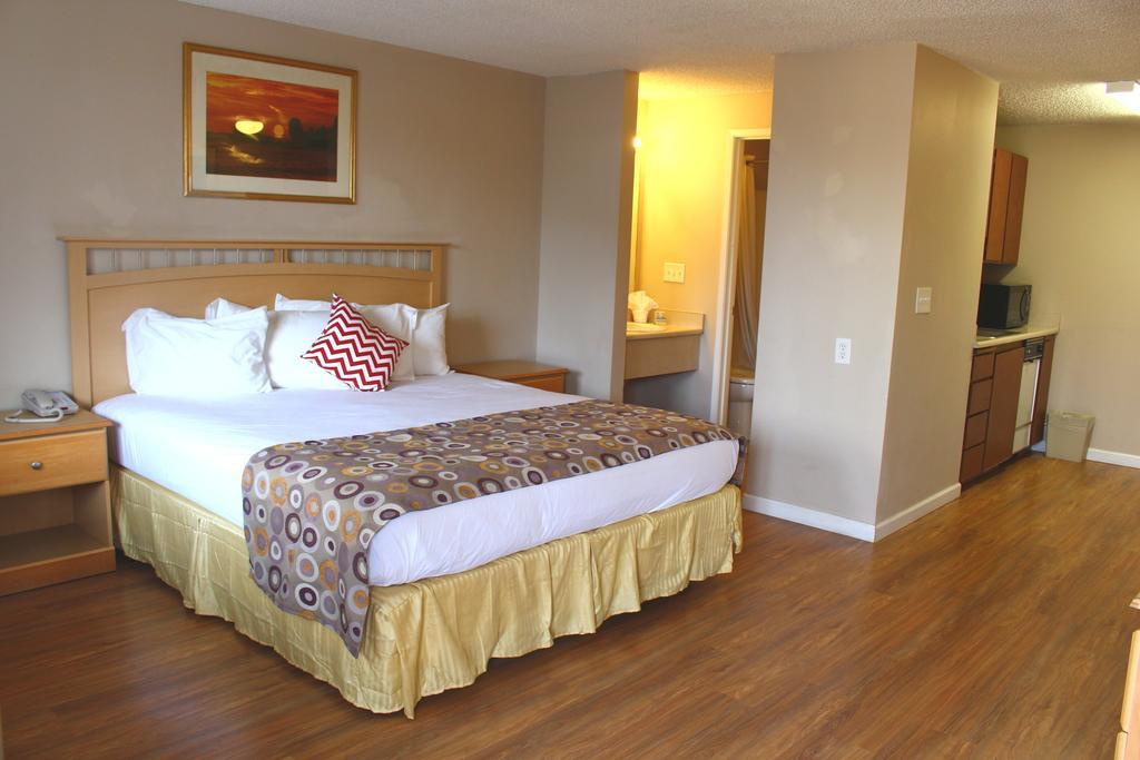 Days Inn By Wyndham Lakewood South Tacoma Camera foto
