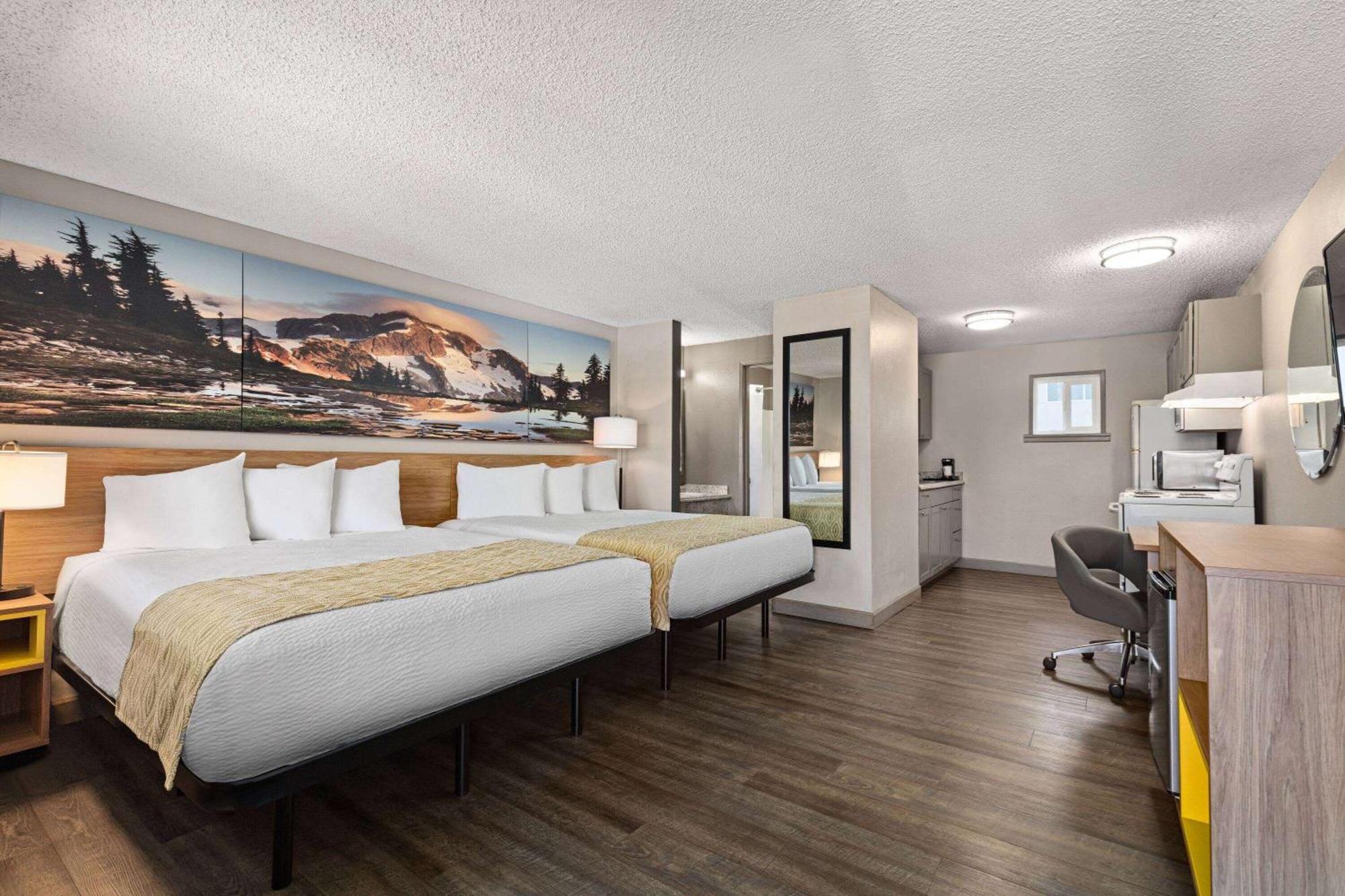Days Inn By Wyndham Lakewood South Tacoma Esterno foto