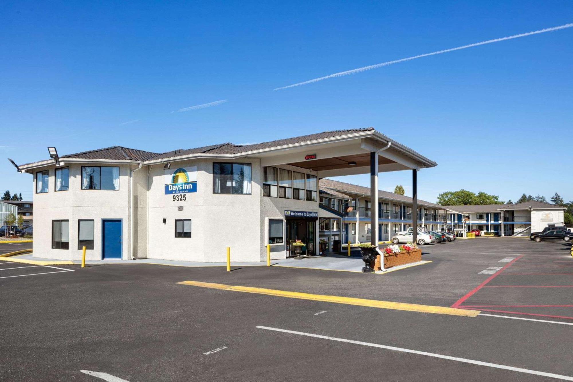 Days Inn By Wyndham Lakewood South Tacoma Esterno foto