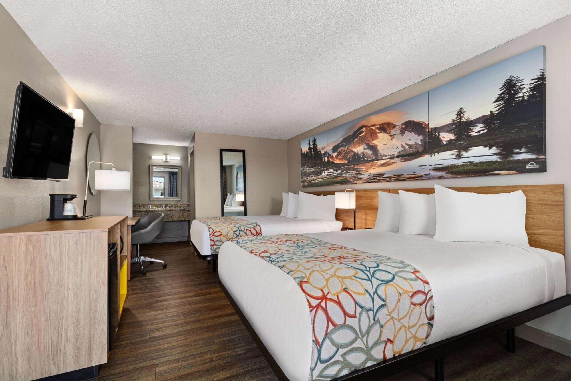 Days Inn By Wyndham Lakewood South Tacoma Esterno foto