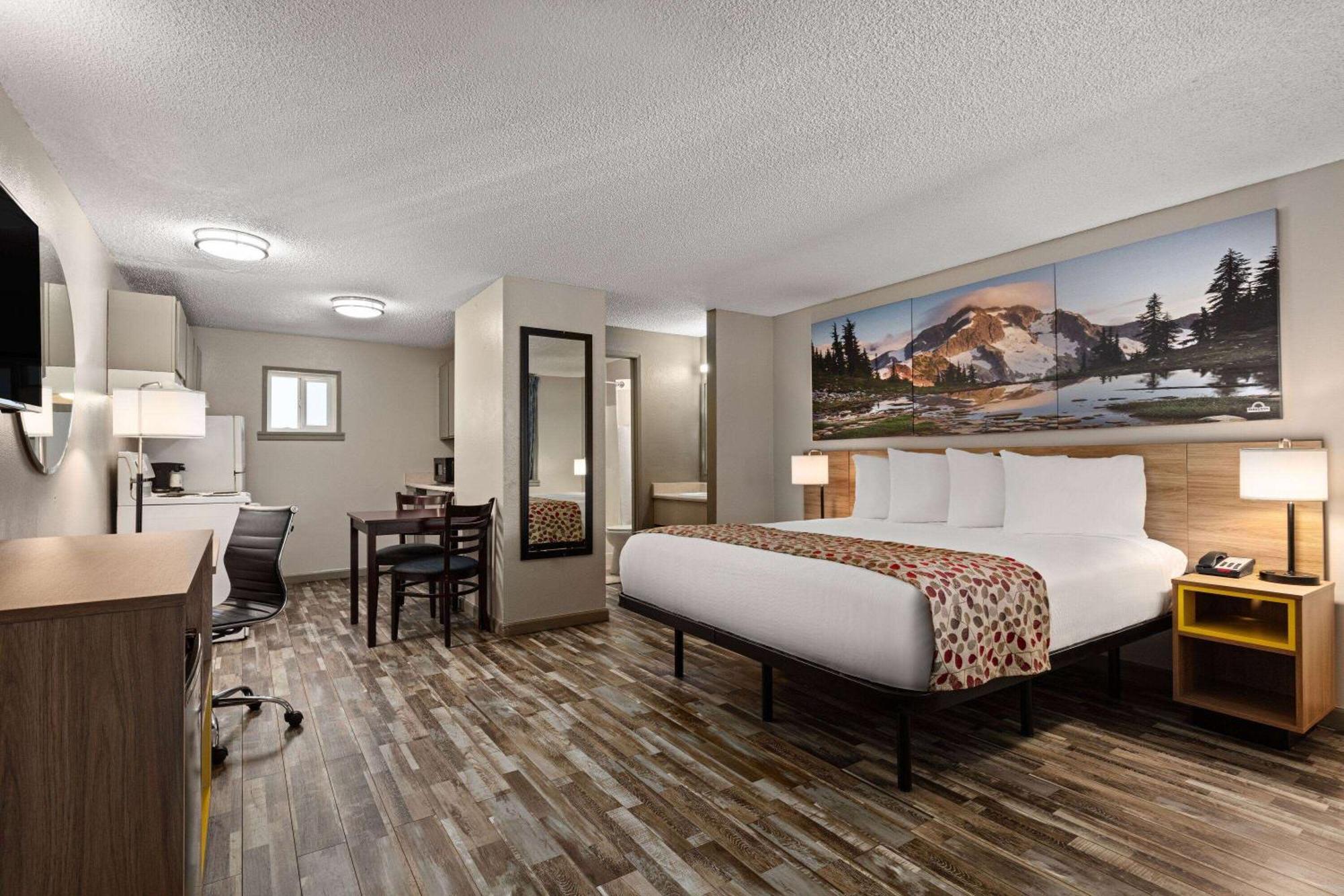 Days Inn By Wyndham Lakewood South Tacoma Esterno foto