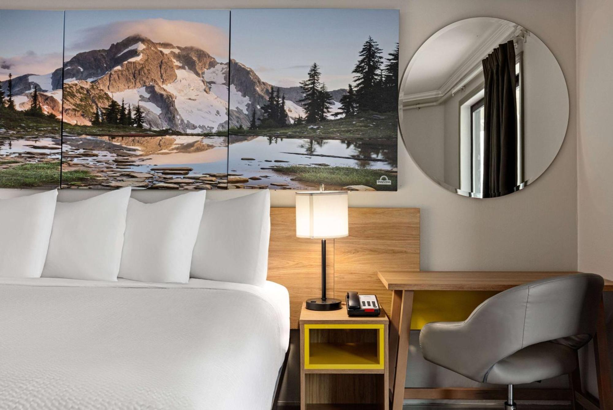 Days Inn By Wyndham Lakewood South Tacoma Esterno foto