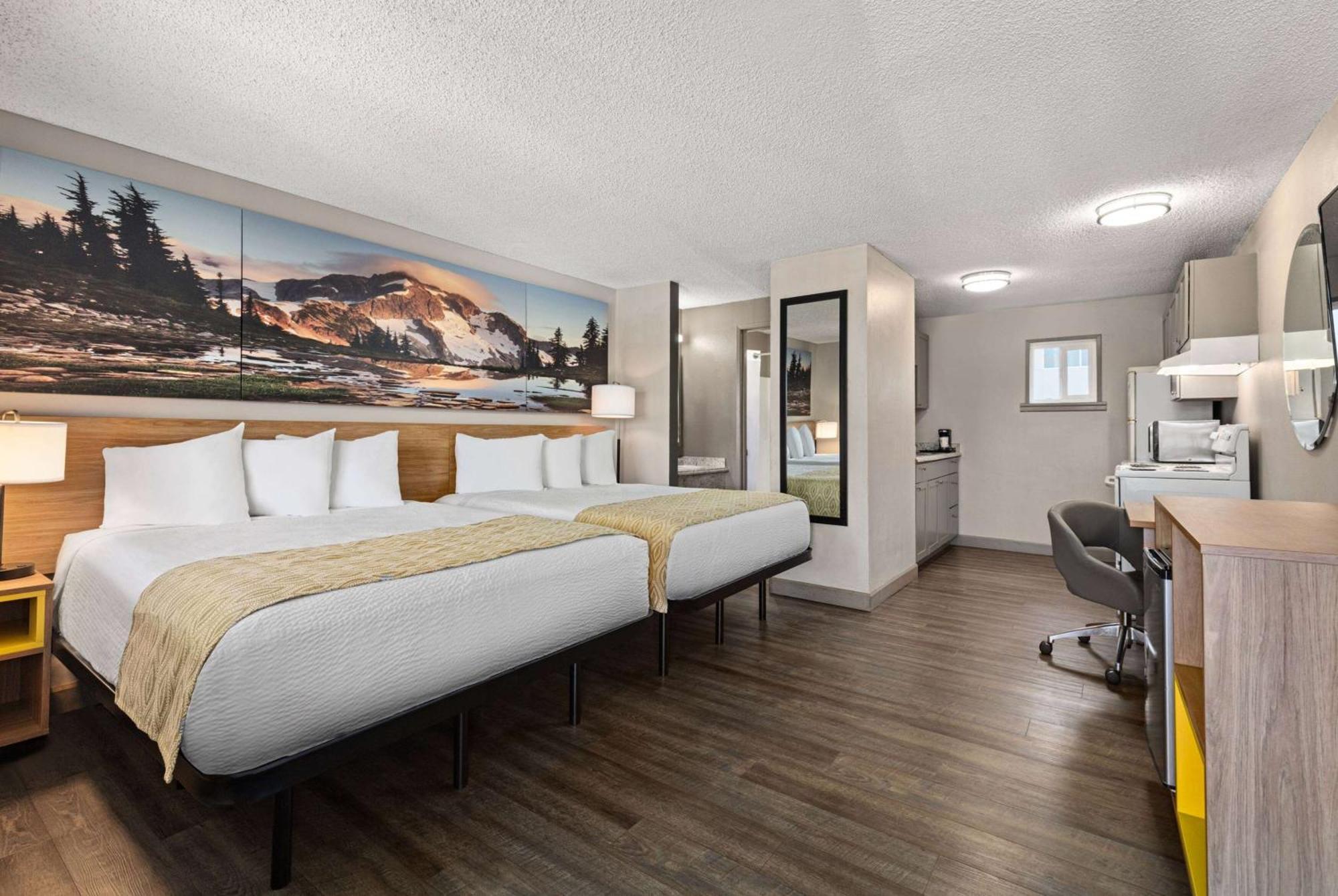 Days Inn By Wyndham Lakewood South Tacoma Esterno foto