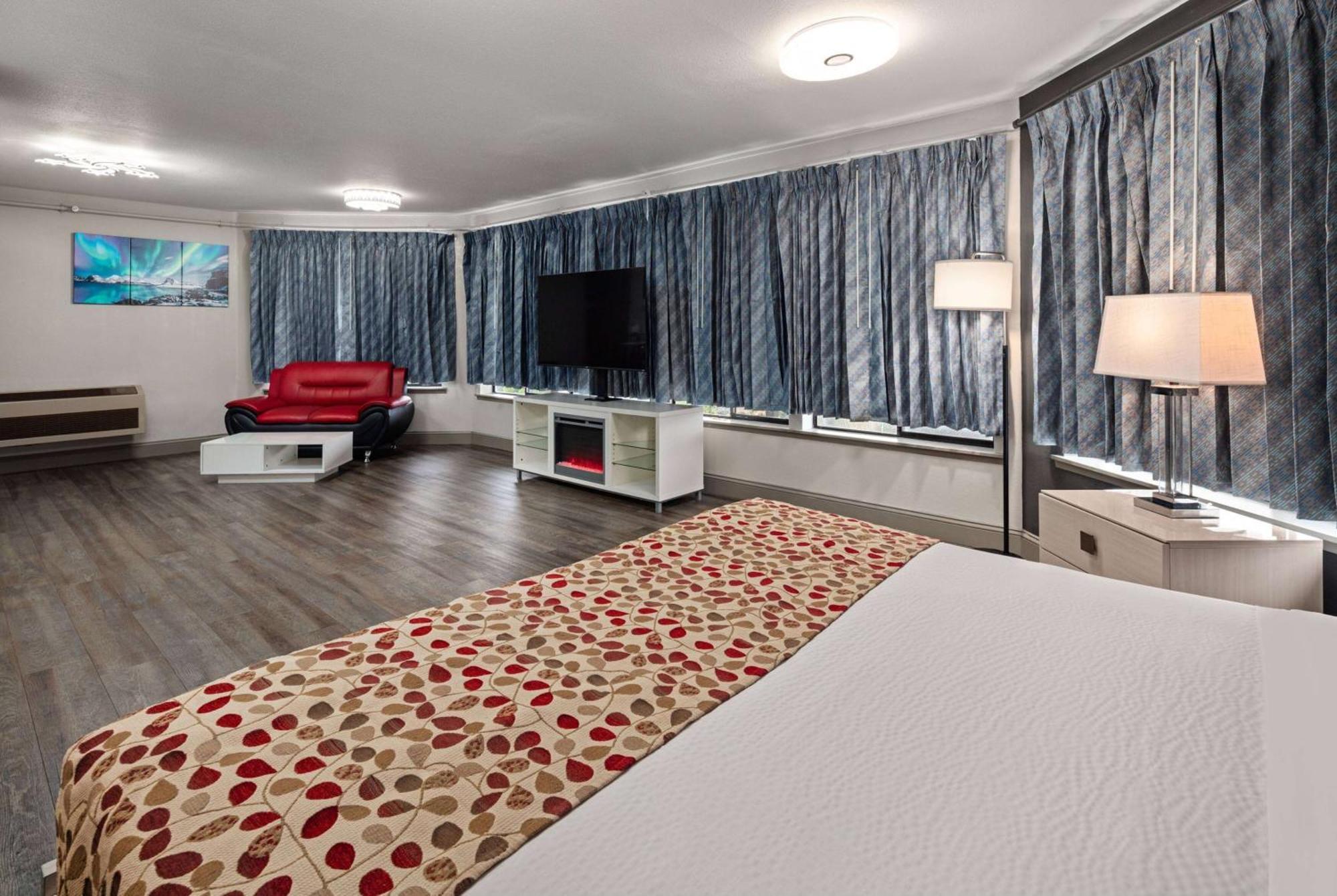 Days Inn By Wyndham Lakewood South Tacoma Esterno foto
