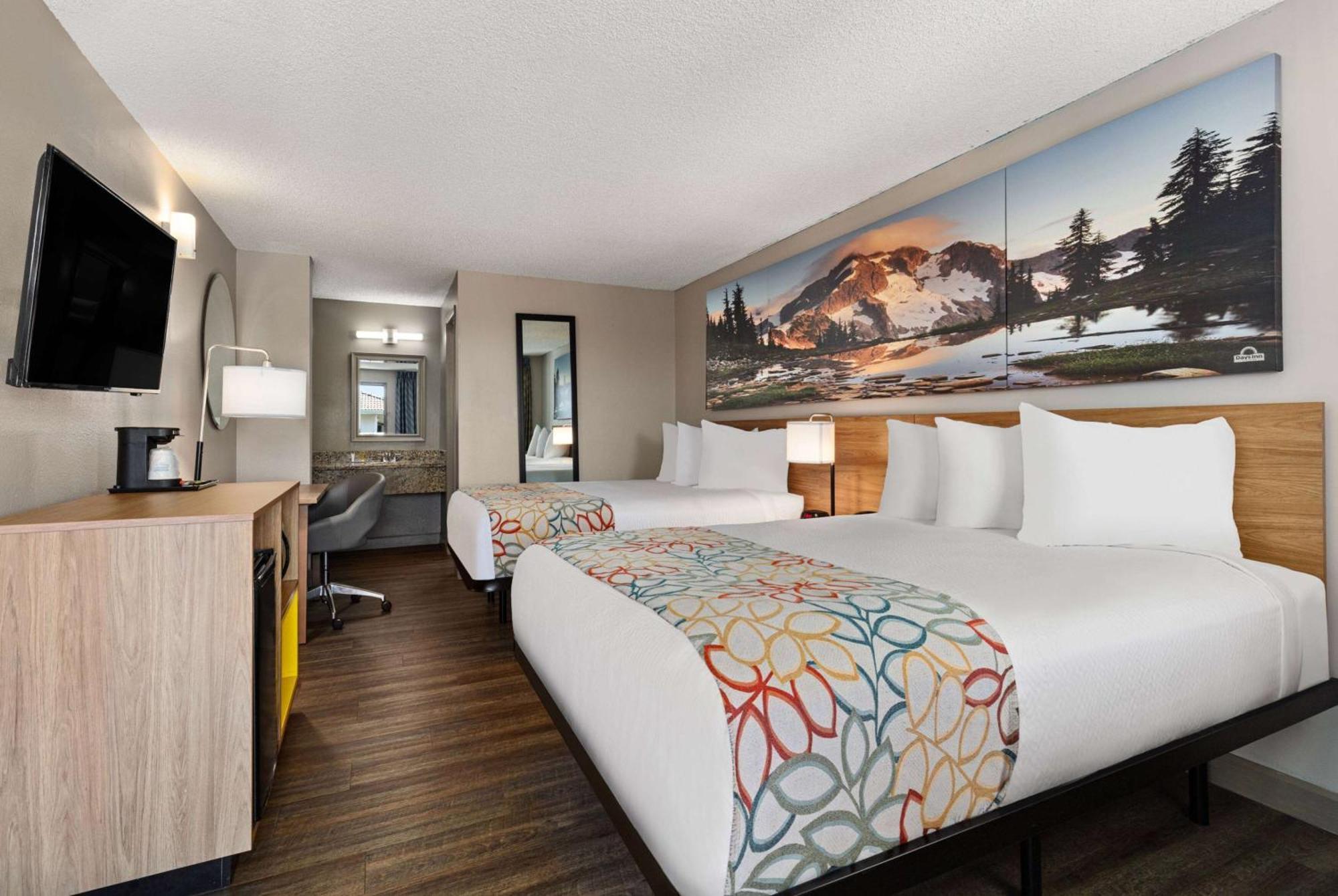 Days Inn By Wyndham Lakewood South Tacoma Esterno foto