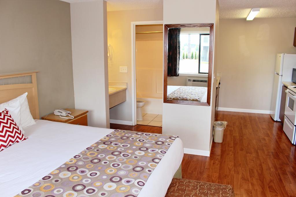 Days Inn By Wyndham Lakewood South Tacoma Esterno foto