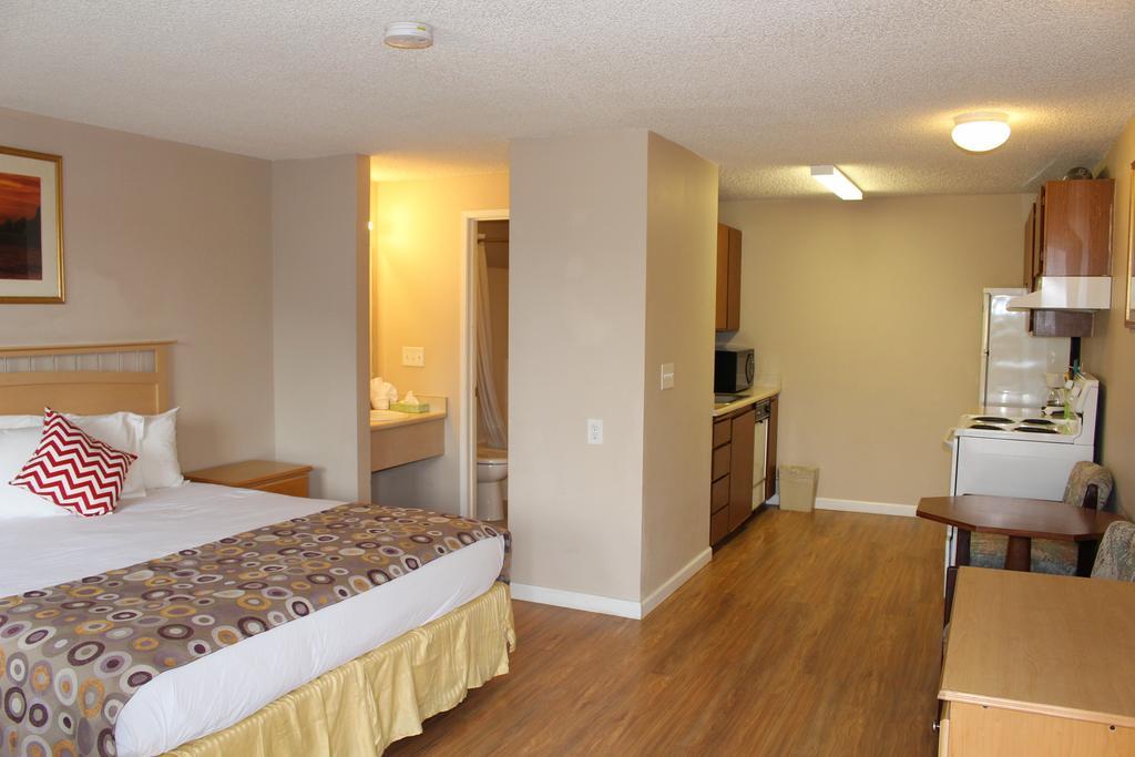 Days Inn By Wyndham Lakewood South Tacoma Esterno foto
