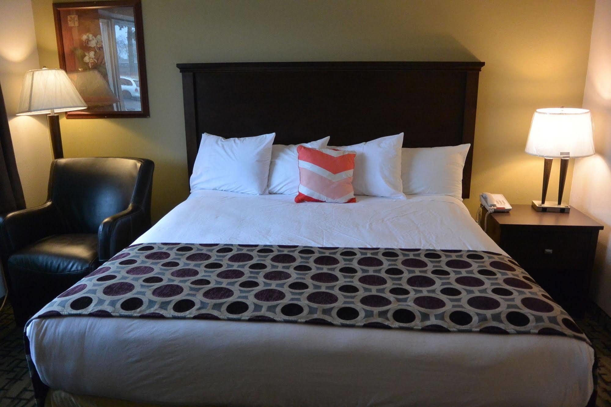 Days Inn By Wyndham Lakewood South Tacoma Esterno foto