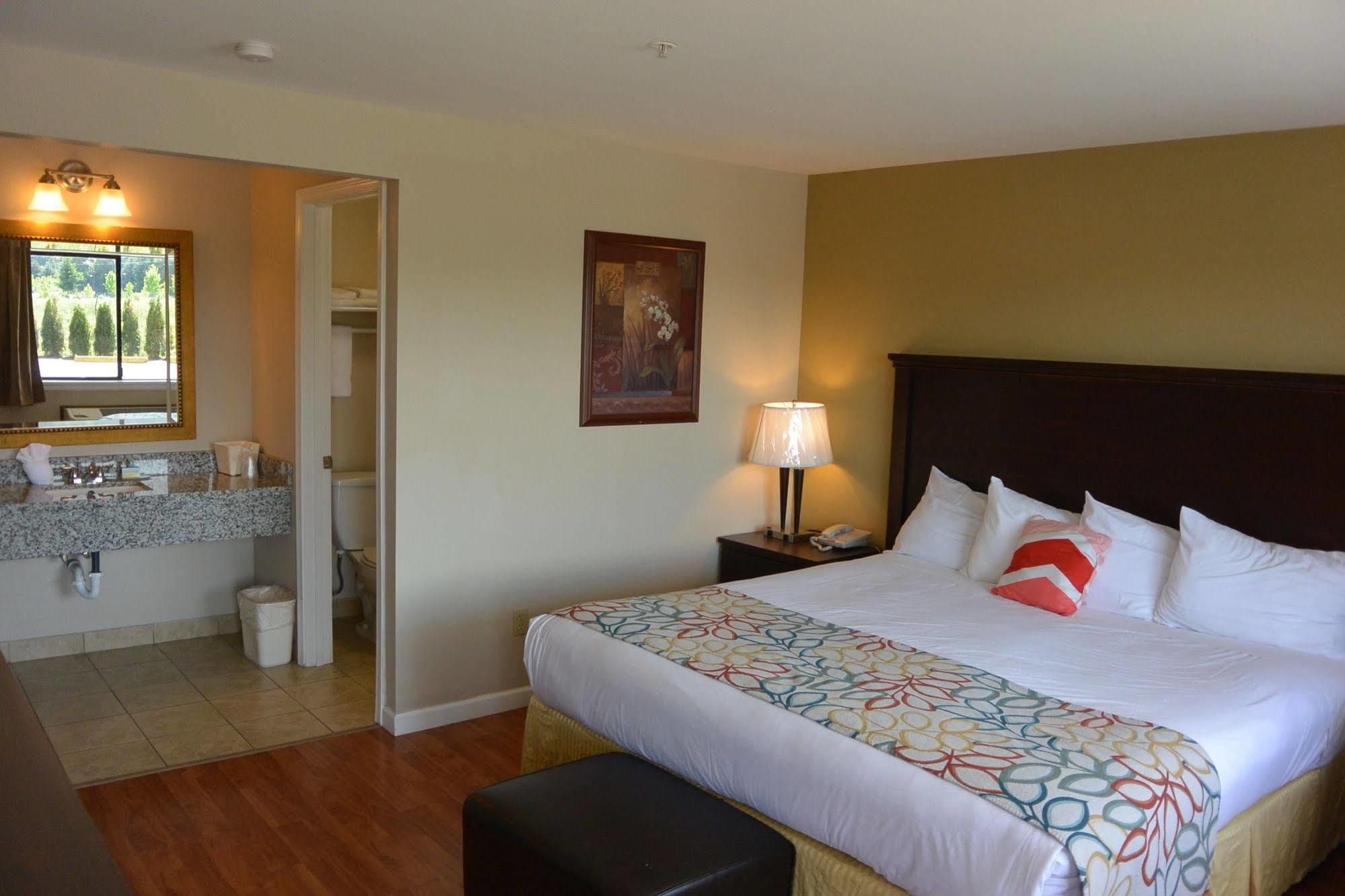 Days Inn By Wyndham Lakewood South Tacoma Esterno foto